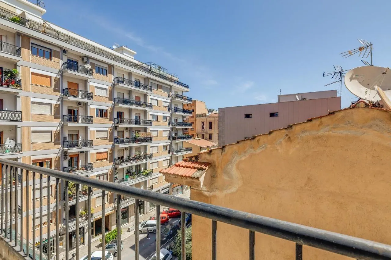 Residenza Dei Poeti - Roomy And Modern Flat Palermo