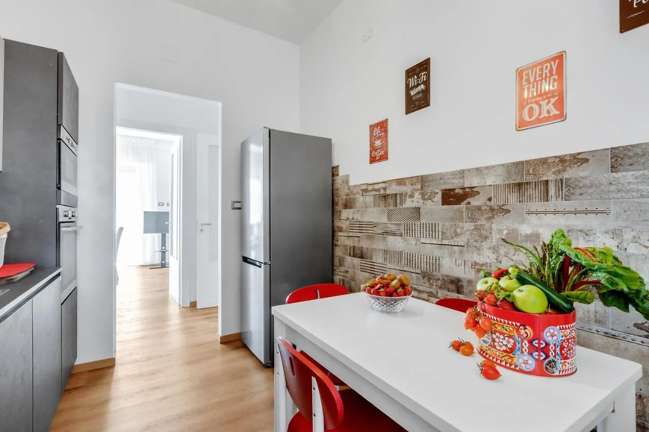 Residenza Dei Poeti - Roomy And Modern Flat Palermo 0*,