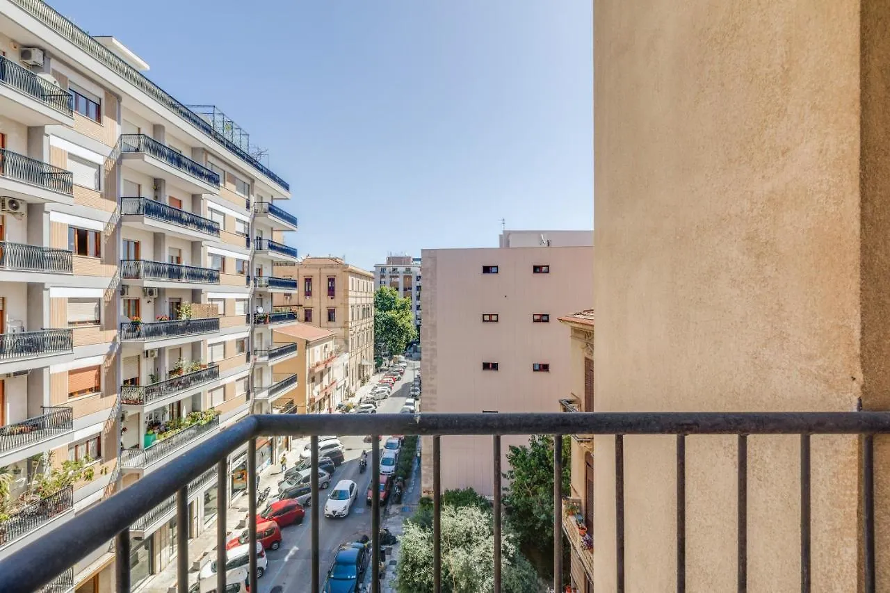 아파트 Residenza Dei Poeti - Roomy And Modern Flat 팔레르모 이탈리아